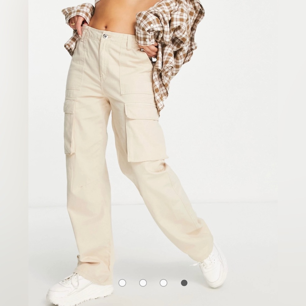 Bershka Straight Leg Cargo Pants - Size 6